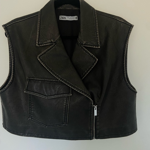 Zara Cropped Faux Leather Vest - Picture 5 of 5